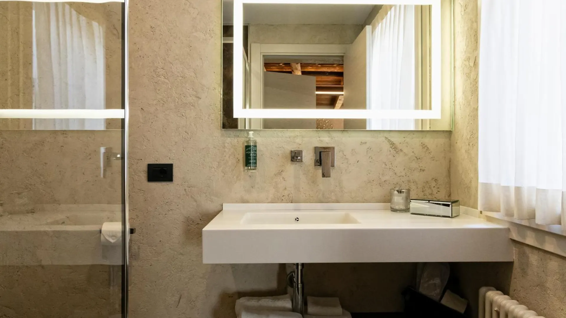 Domus Mea Suites Costermano 0*,  Itálie