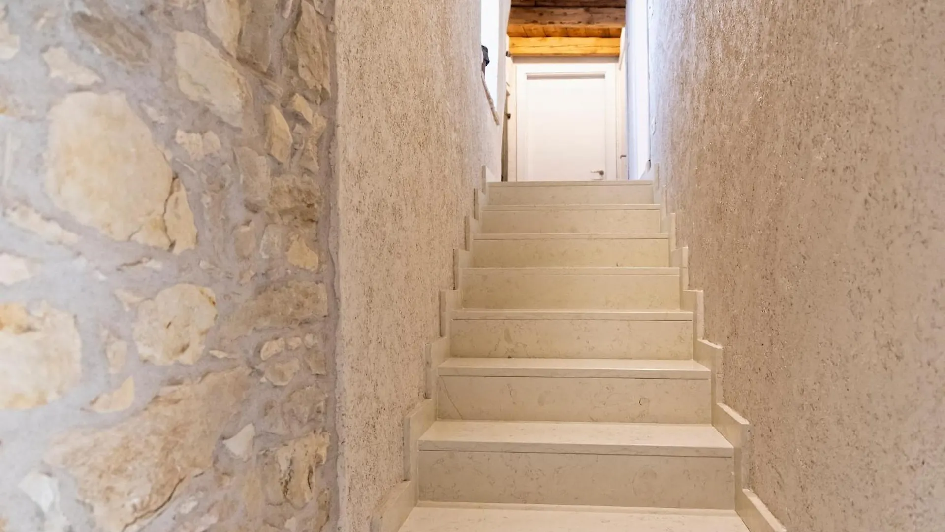 Domus Mea Suites Costermano Italy